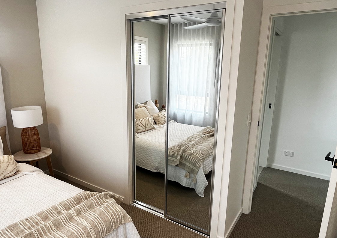 Radiant-Glass_Mirror-Robe-Sliders_1-1